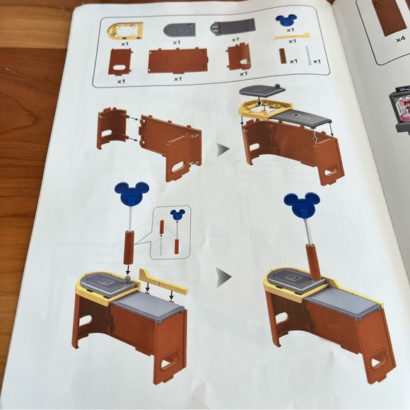 Zuru Mini Brands Disney Store Edition Checkout Cart & Bag Replacement Pieces - Picture 3 of 4